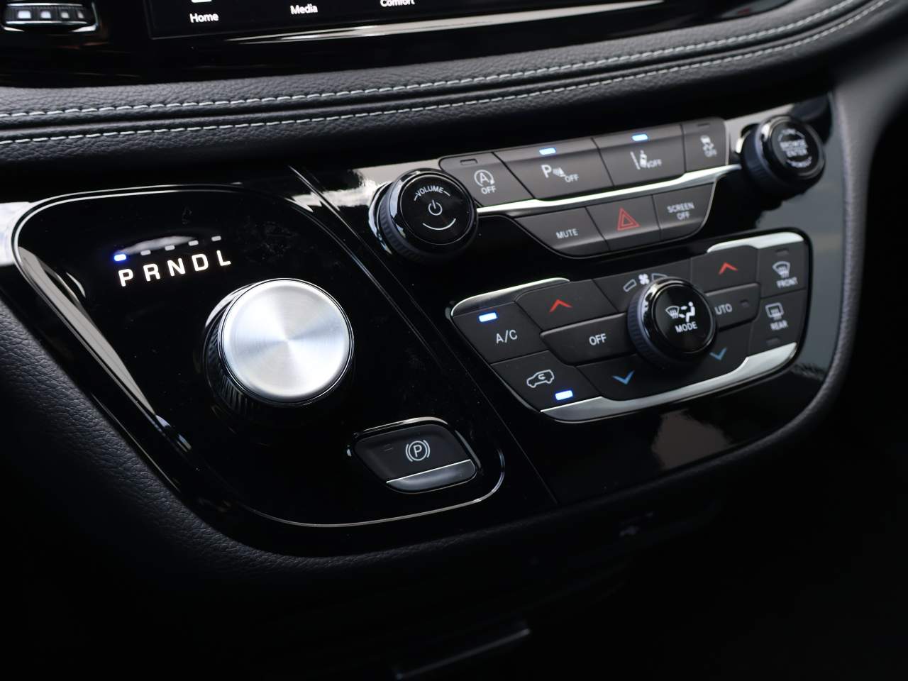 2026 Chrysler Pacifica Select - Photo 17