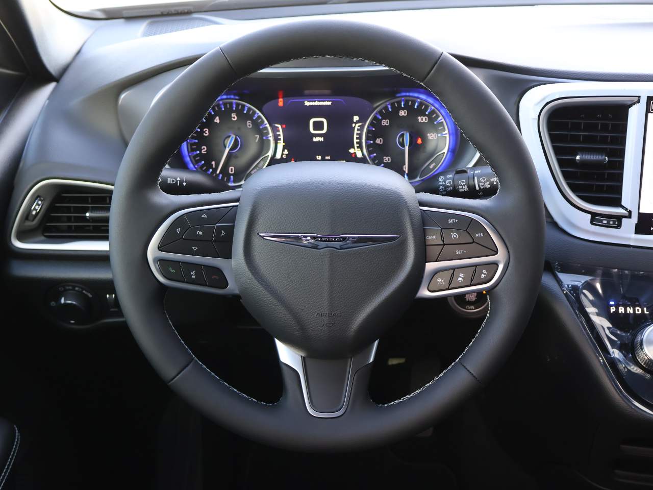 2026 Chrysler Voyager LX - Photo 15