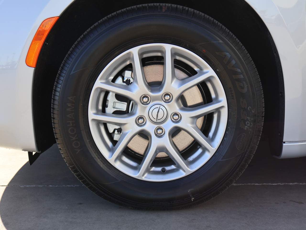 2026 Chrysler Voyager LX - Photo 6