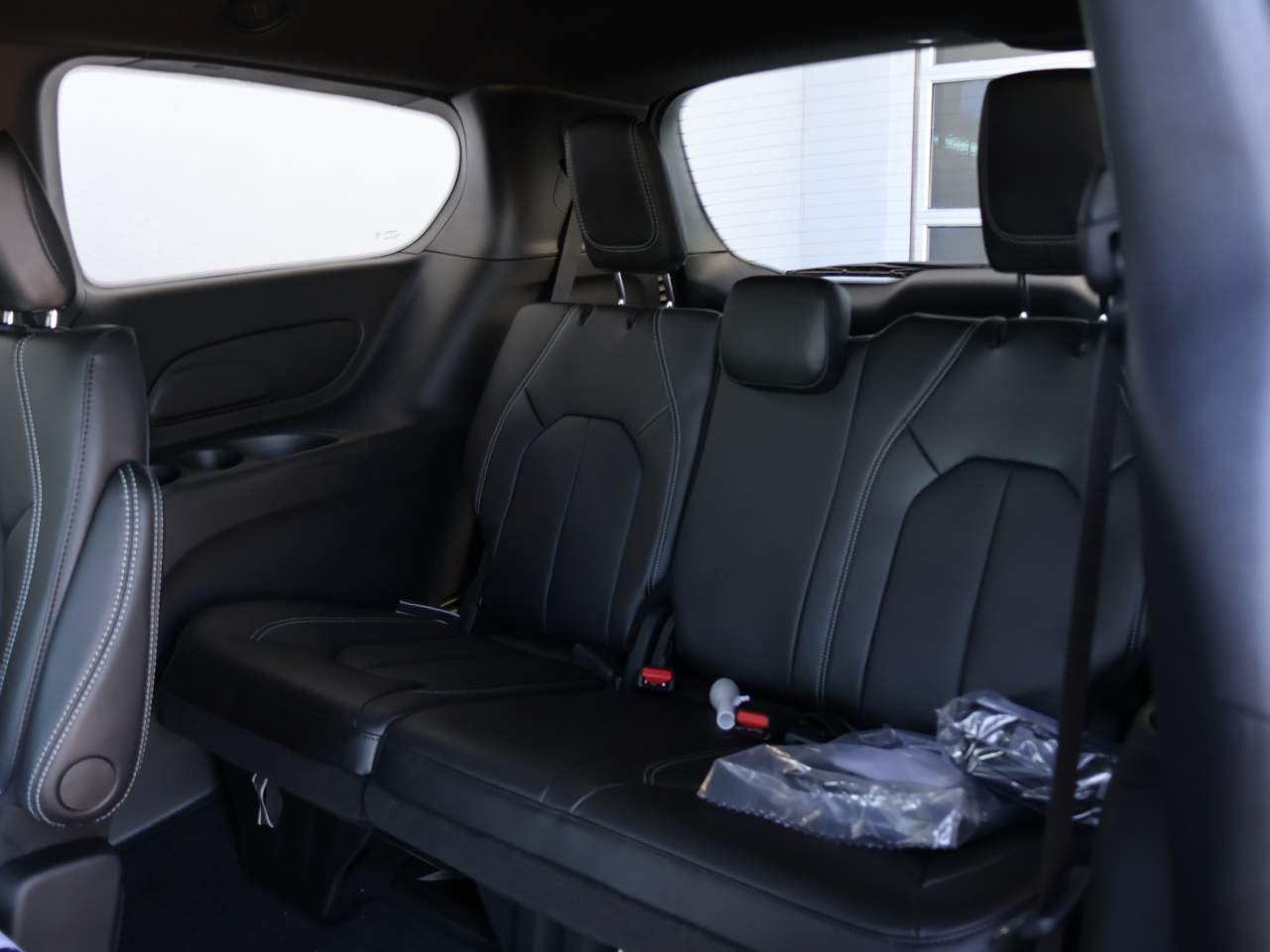 2026 Chrysler Voyager LX - Photo 11