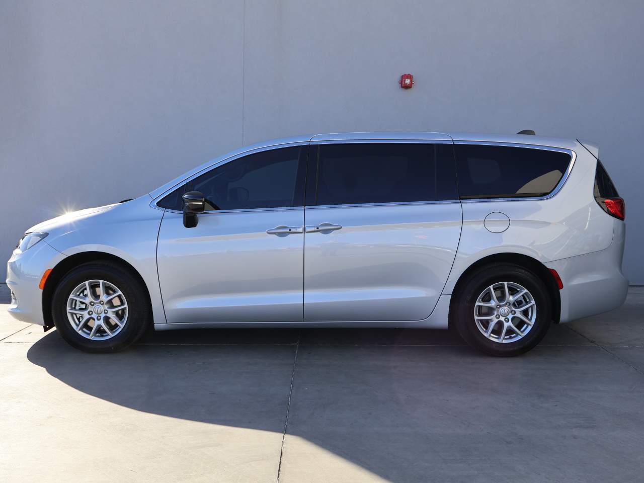 2026 Chrysler Voyager LX