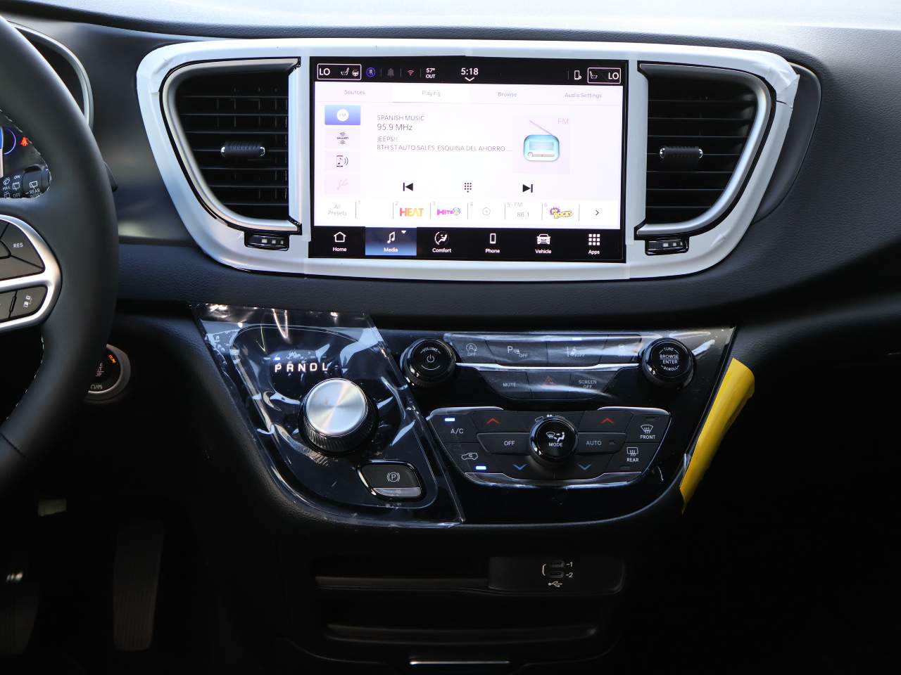 2026 Chrysler Voyager LX - Photo 13