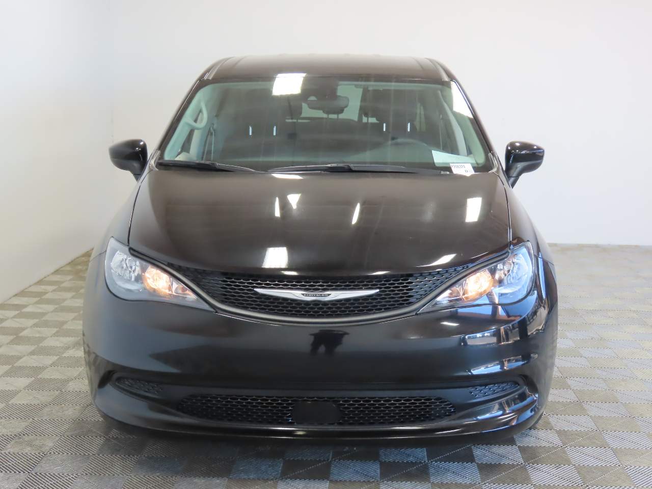 2024 Chrysler Voyager LX