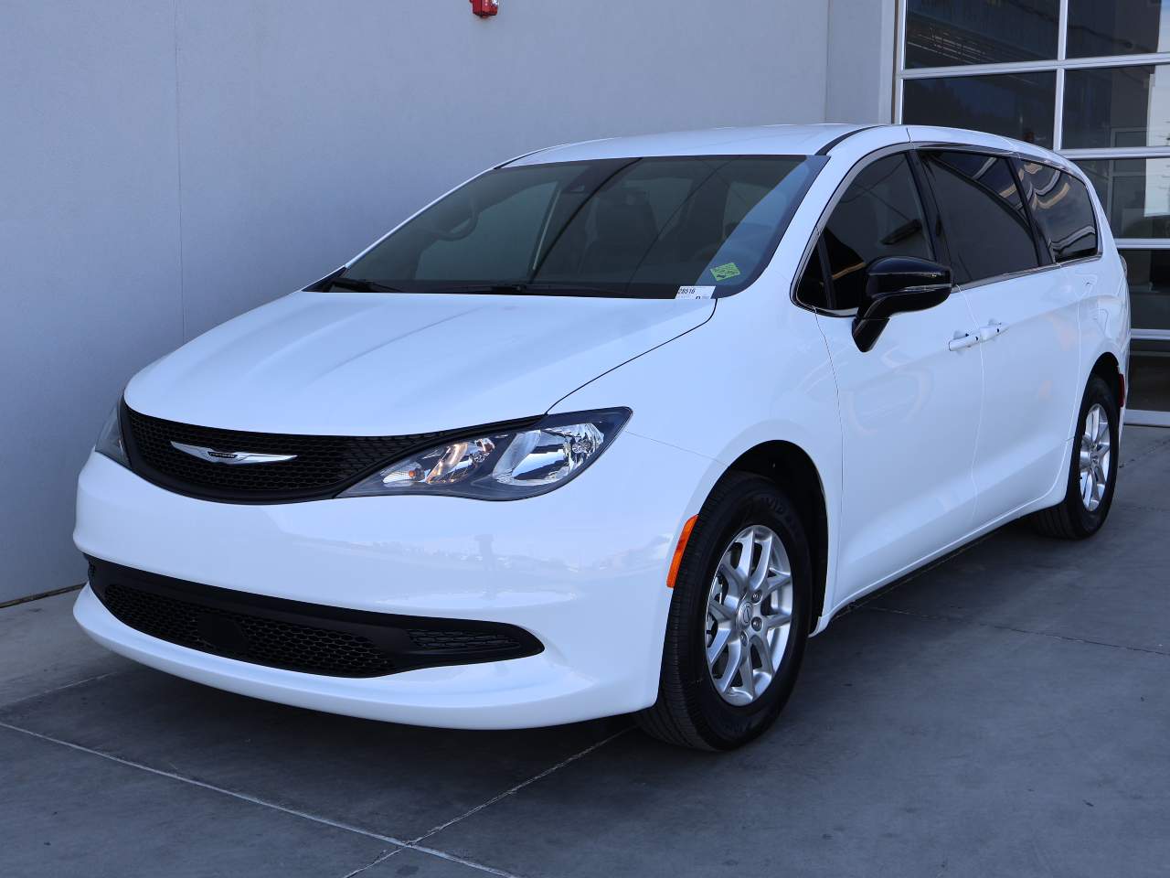 2026 Chrysler Voyager LX's photo