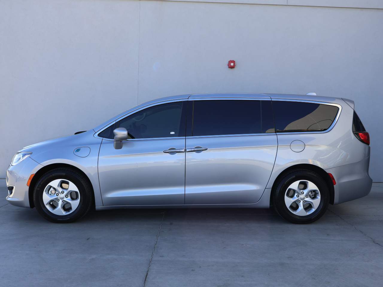 2018 Chrysler Pacifica Hybrid Touring Plus