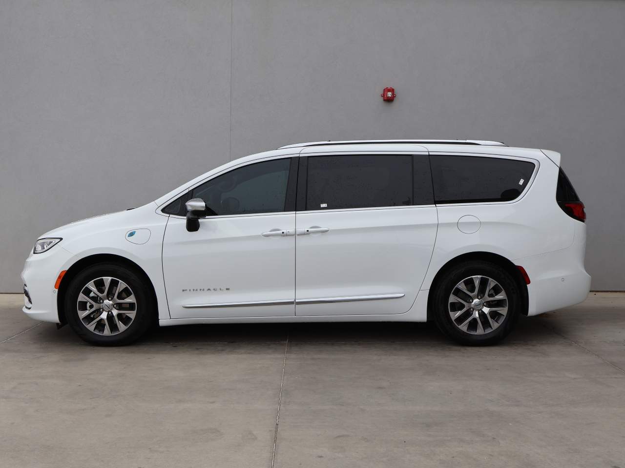 2025 Chrysler Pacifica Plug-In Hybrid Pinnacle