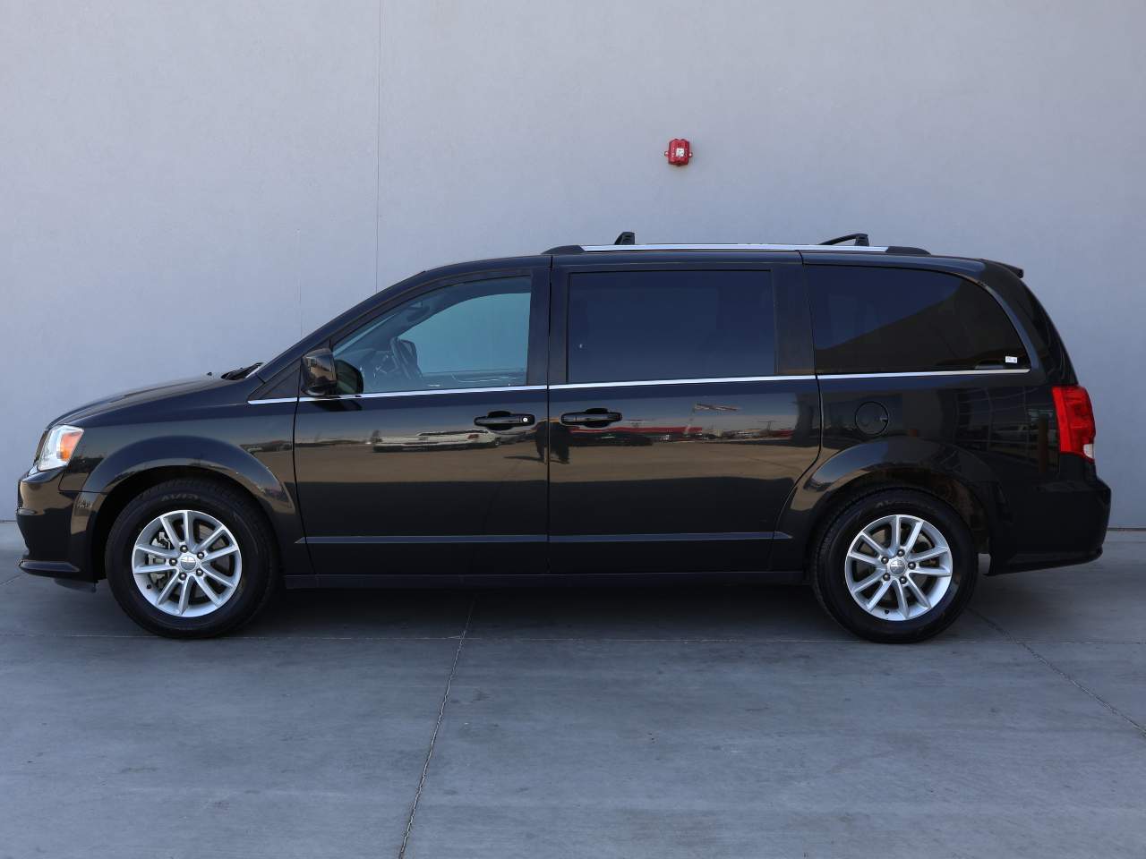 Used 2020 Dodge Grand Caravan SXT with VIN 2C4RDGCG8LR253610 for sale in Yuma, AZ