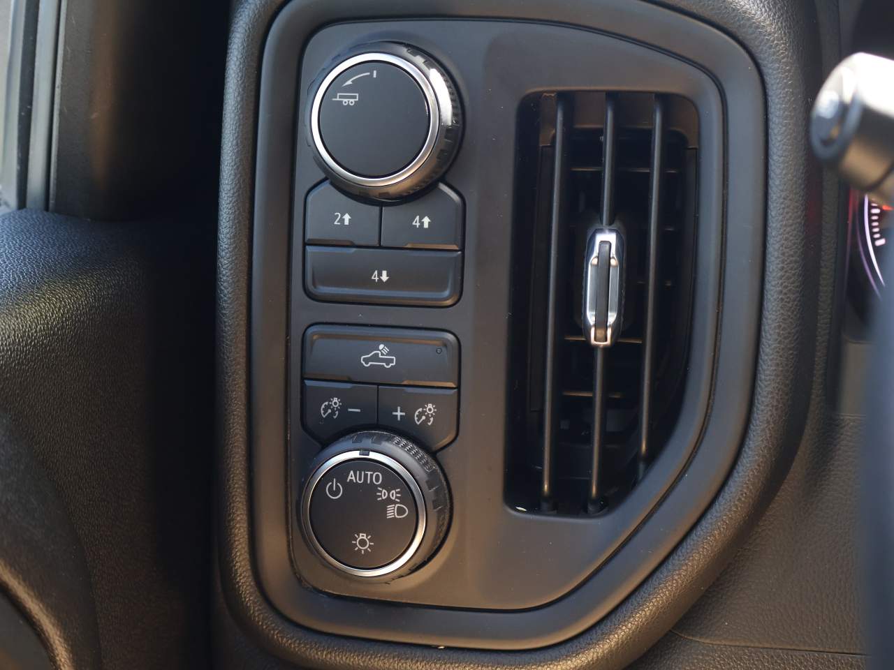 2024 Chevrolet Silverado 2500HD Custom Crew Cab
