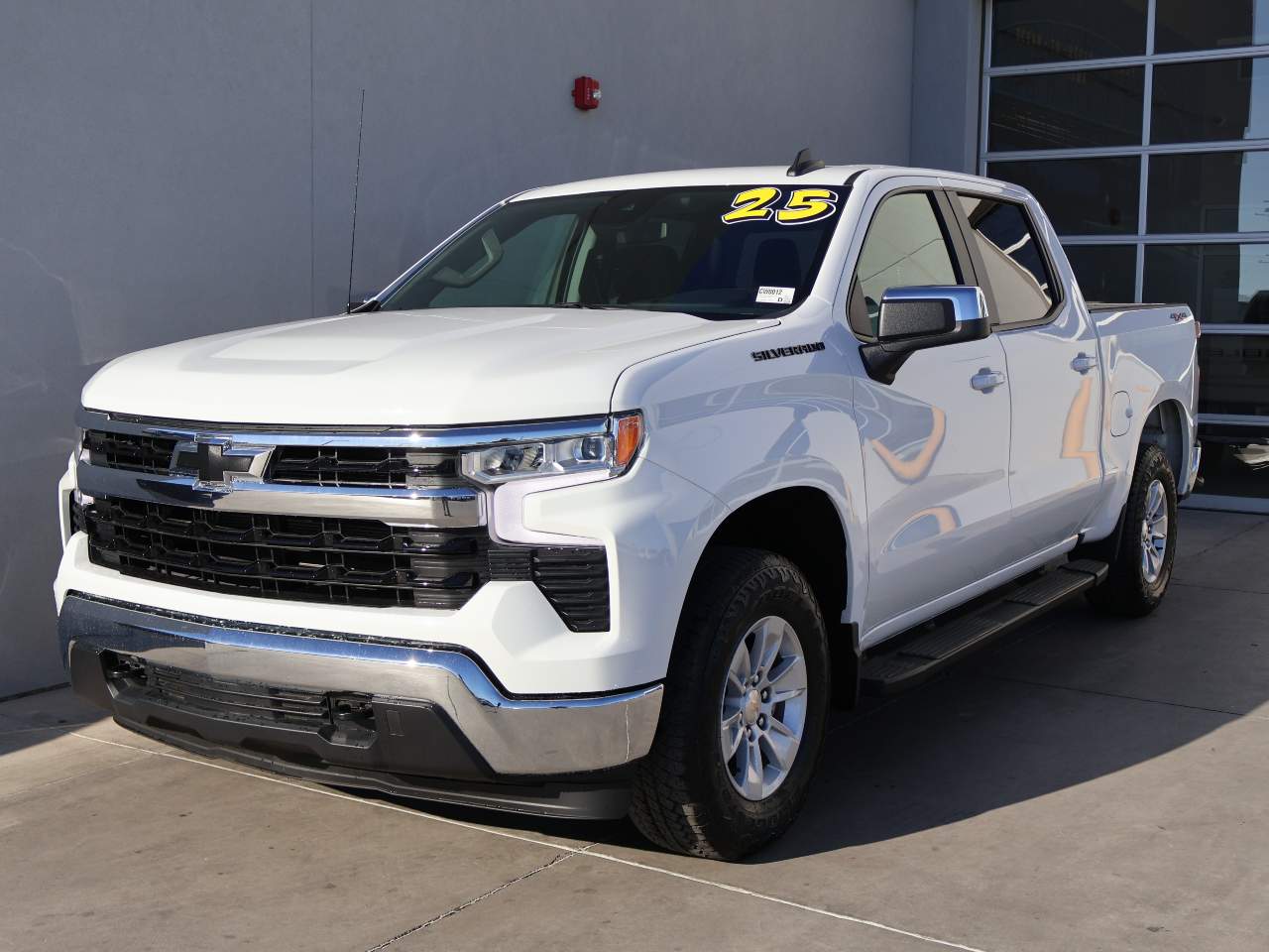 2025 Chevrolet Silverado 1500 LT Crew Cab