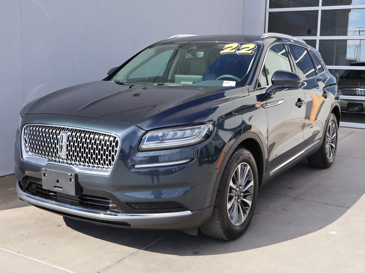 2022 Lincoln Nautilus Standard