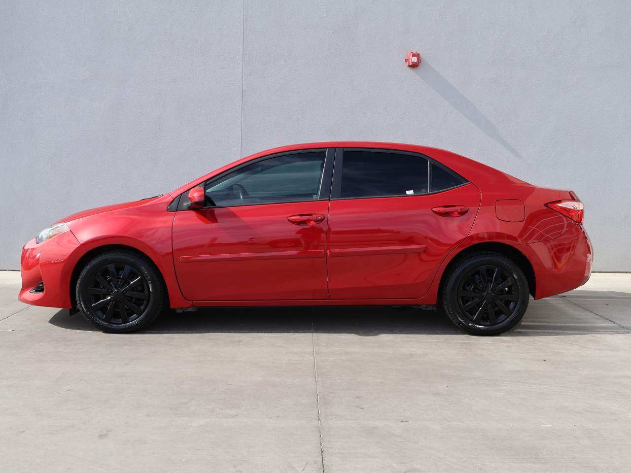 Used 2017 Toyota Corolla LE with VIN 2T1BURHE8HC920557 for sale in Yuma, AZ