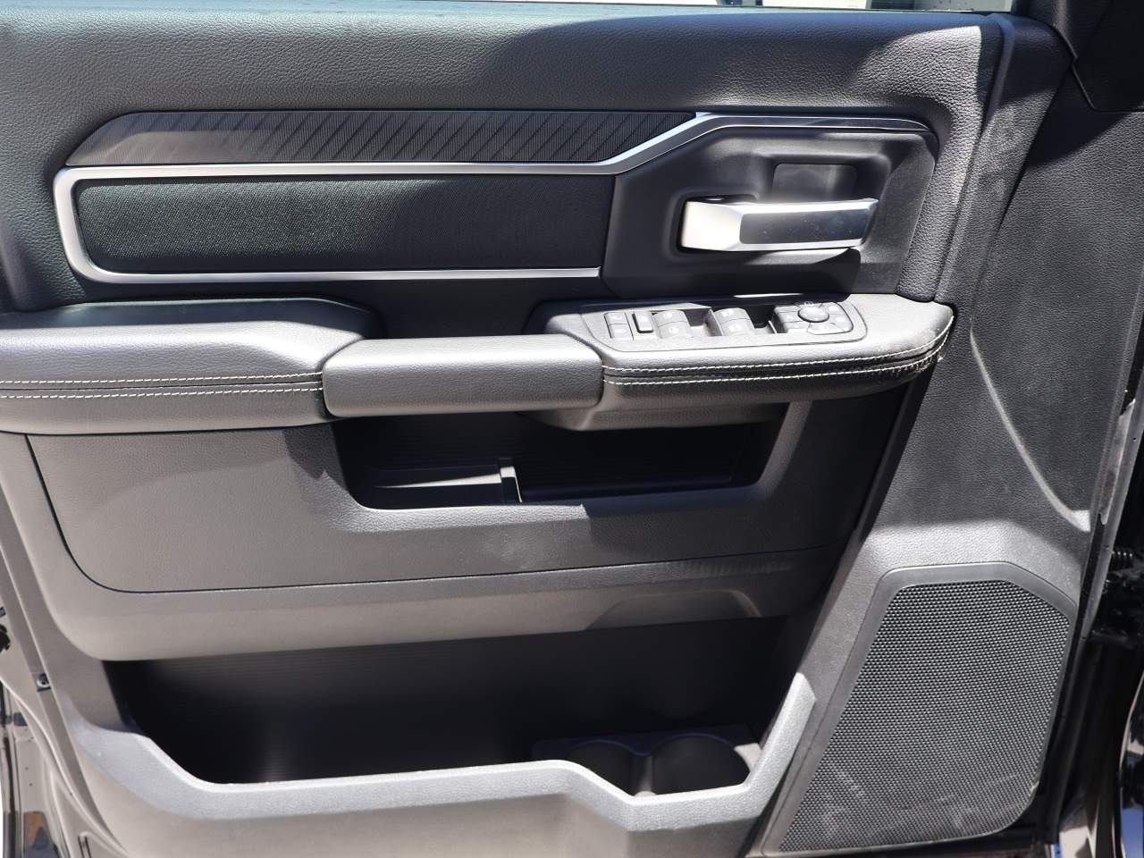 2026 RAM 2500 Big Horn - Photo 9