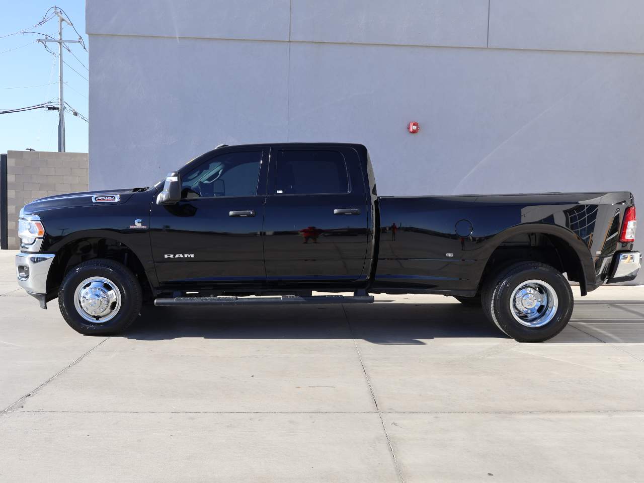 2024 Ram 3500 Big Horn Crew Cab