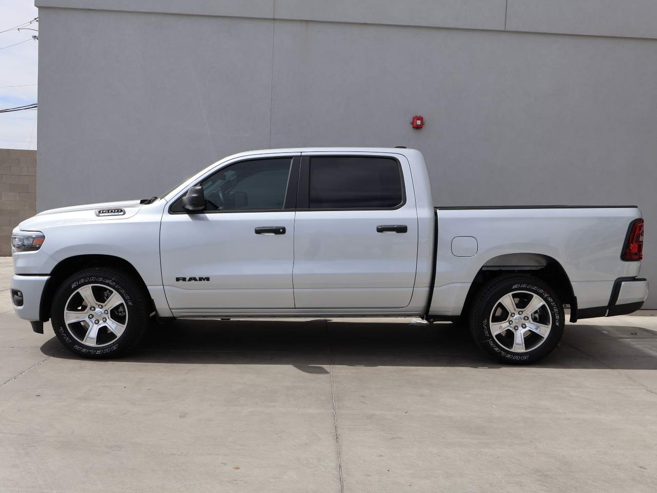 2026 Ram 1500 Crew Cab Express
