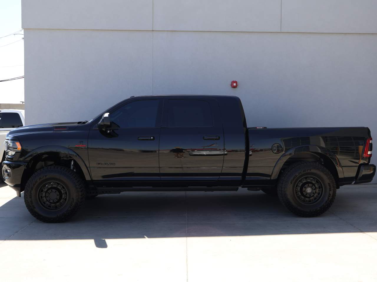 Used 2022 RAM Ram 2500 Pickup Laramie Limited with VIN 3C6UR5TL9NG192992 for sale in Yuma, AZ