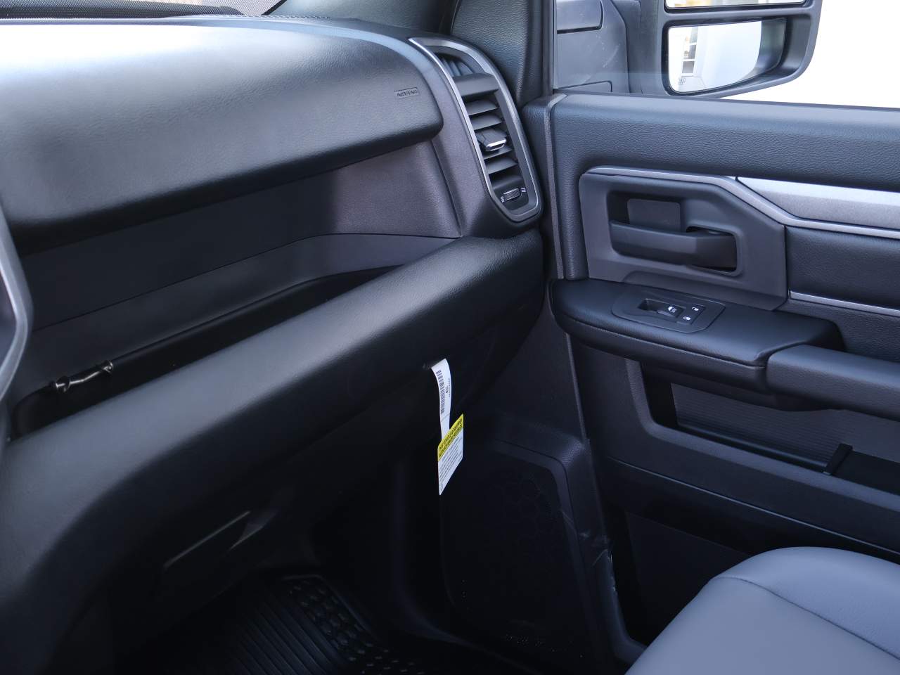 2026 RAM 3500 Chassis Tradesman - Photo 15