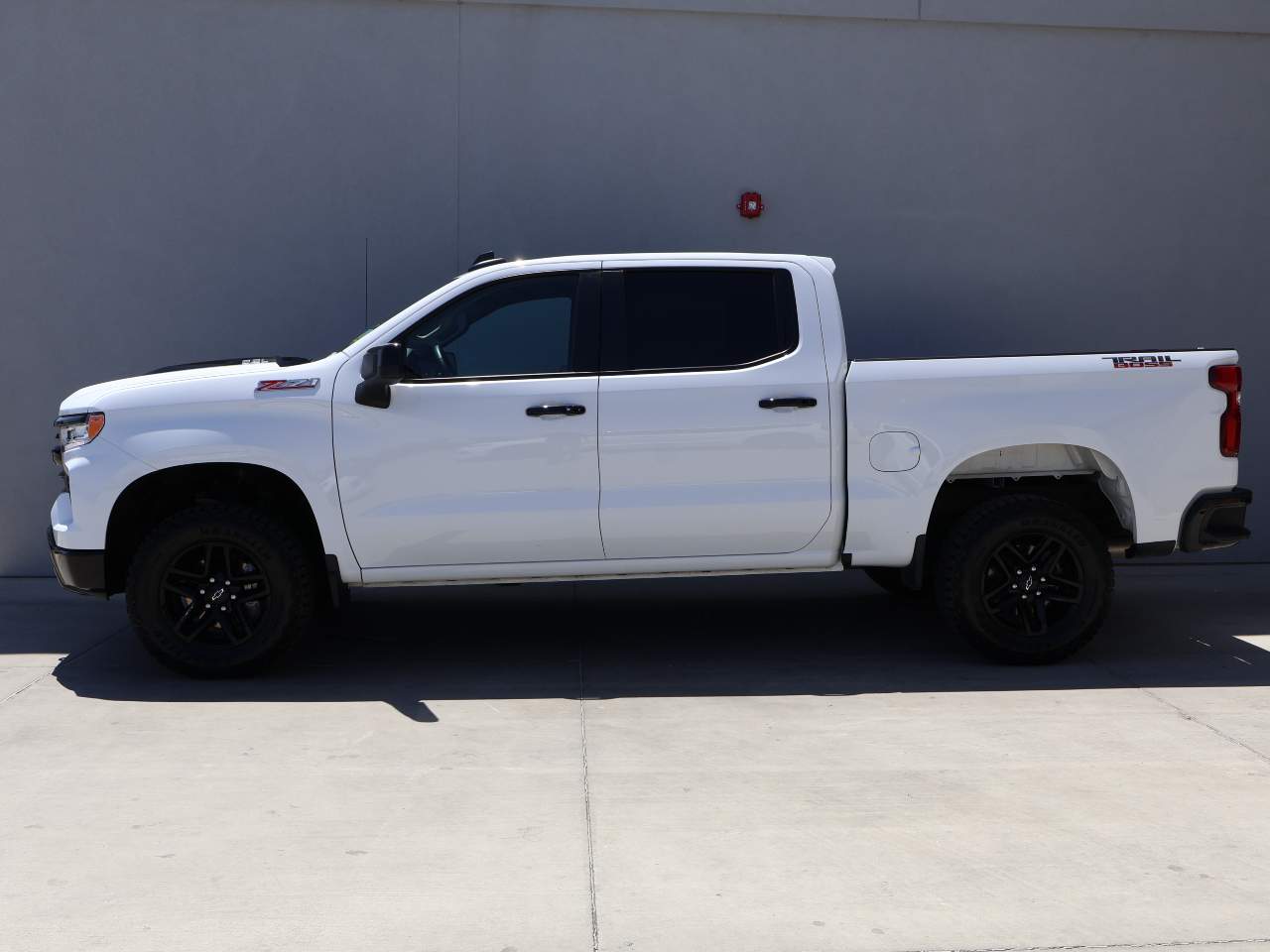 Used 2023 Chevrolet Silverado 1500 LT Trail Boss with VIN 3GCUDFEL9PG291017 for sale in Yuma, AZ