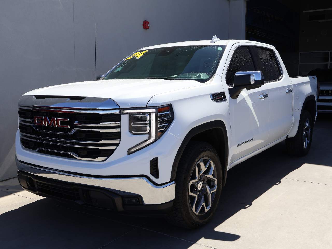 2024 GMC Sierra 1500 SLT Crew Cab
