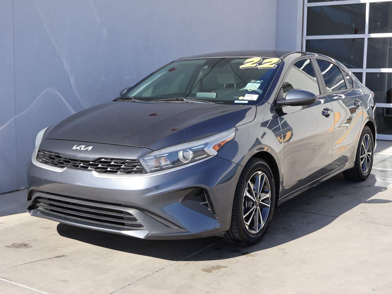 Gravity Gray 2022 Kia Forte LXS FWD Sedan Front-Wheel Drive Continuously Variable Transmission