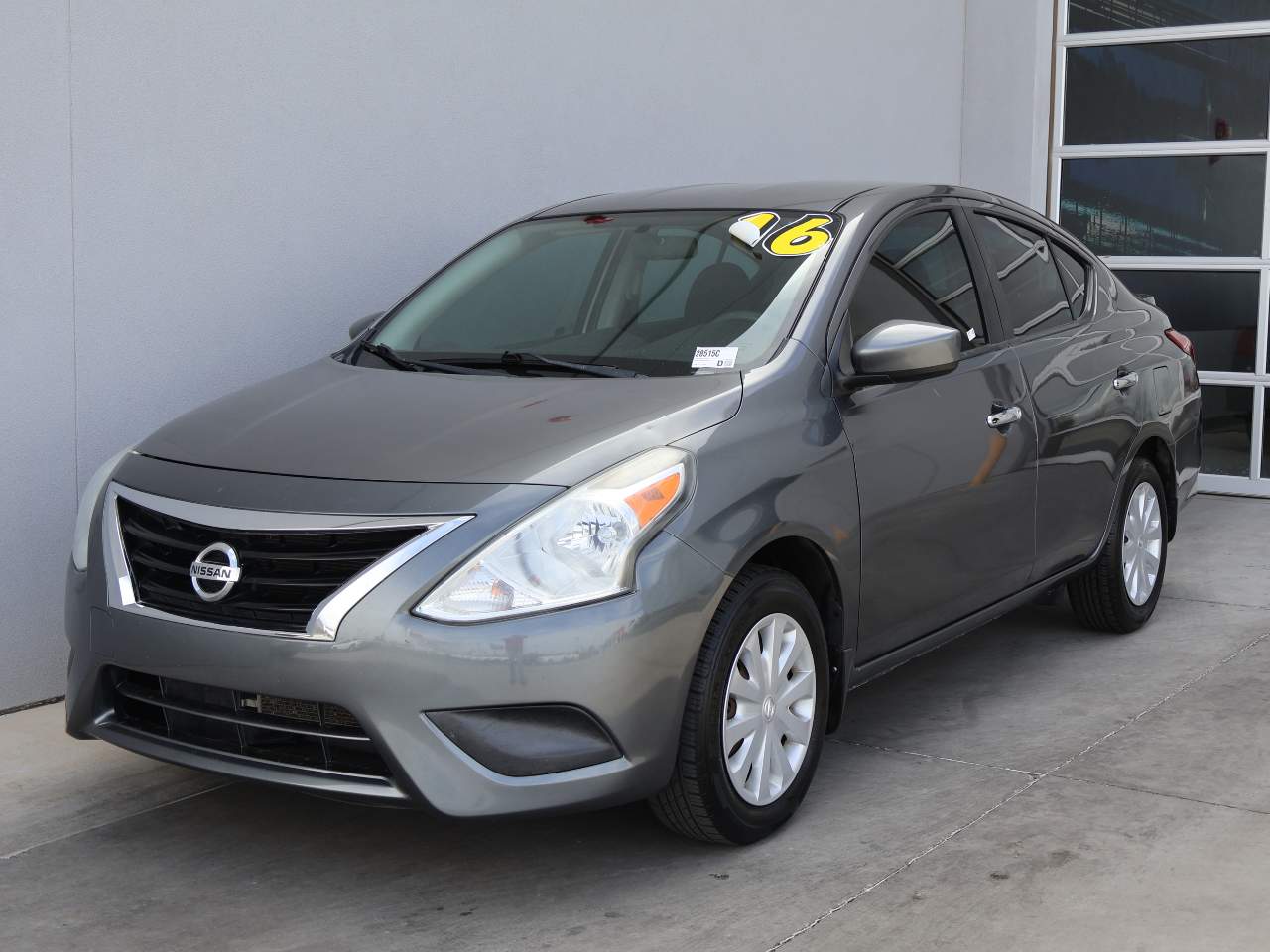 Gray (Gun Metallic) 2016 Nissan Versa 1.6 SV Sedan Front-Wheel Drive Continuously Variable Transmission