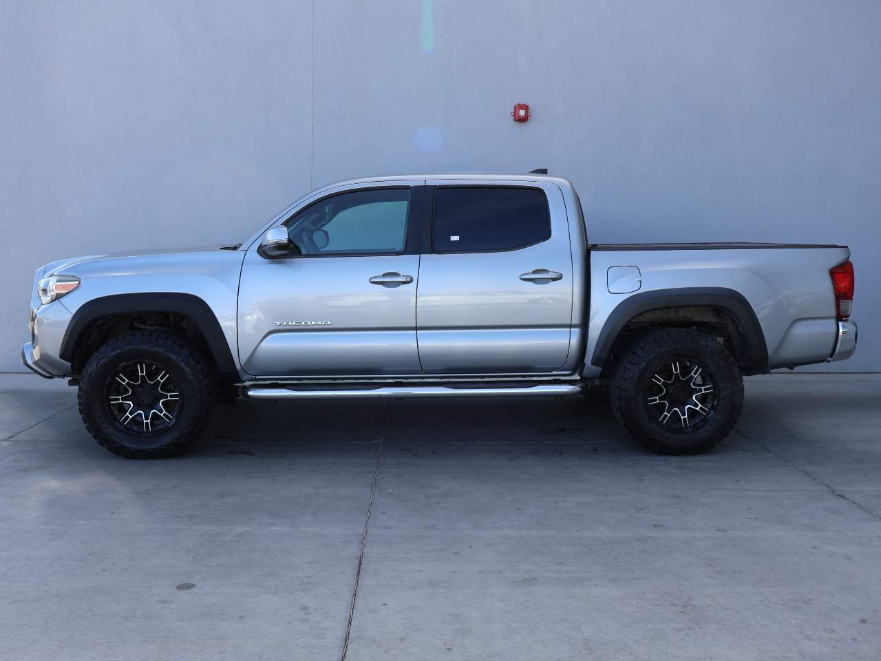 2017 Toyota Tacoma SR5 V6 Crew Cab