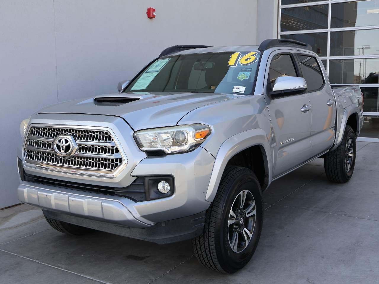 2016 Toyota Tacoma SR5 V6 Crew Cab