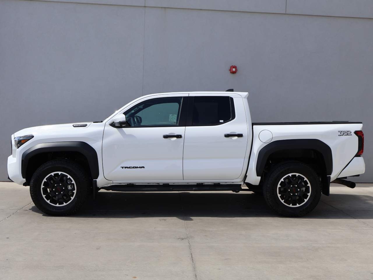 2025 Toyota Tacoma TRD Off-Road HV Crew Cab