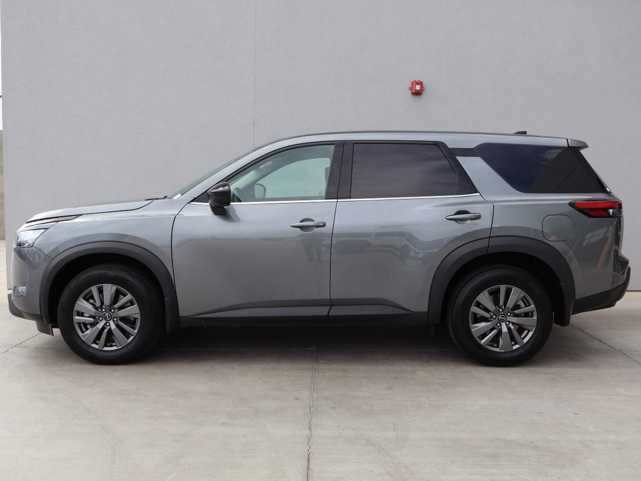 2025 Nissan Pathfinder S