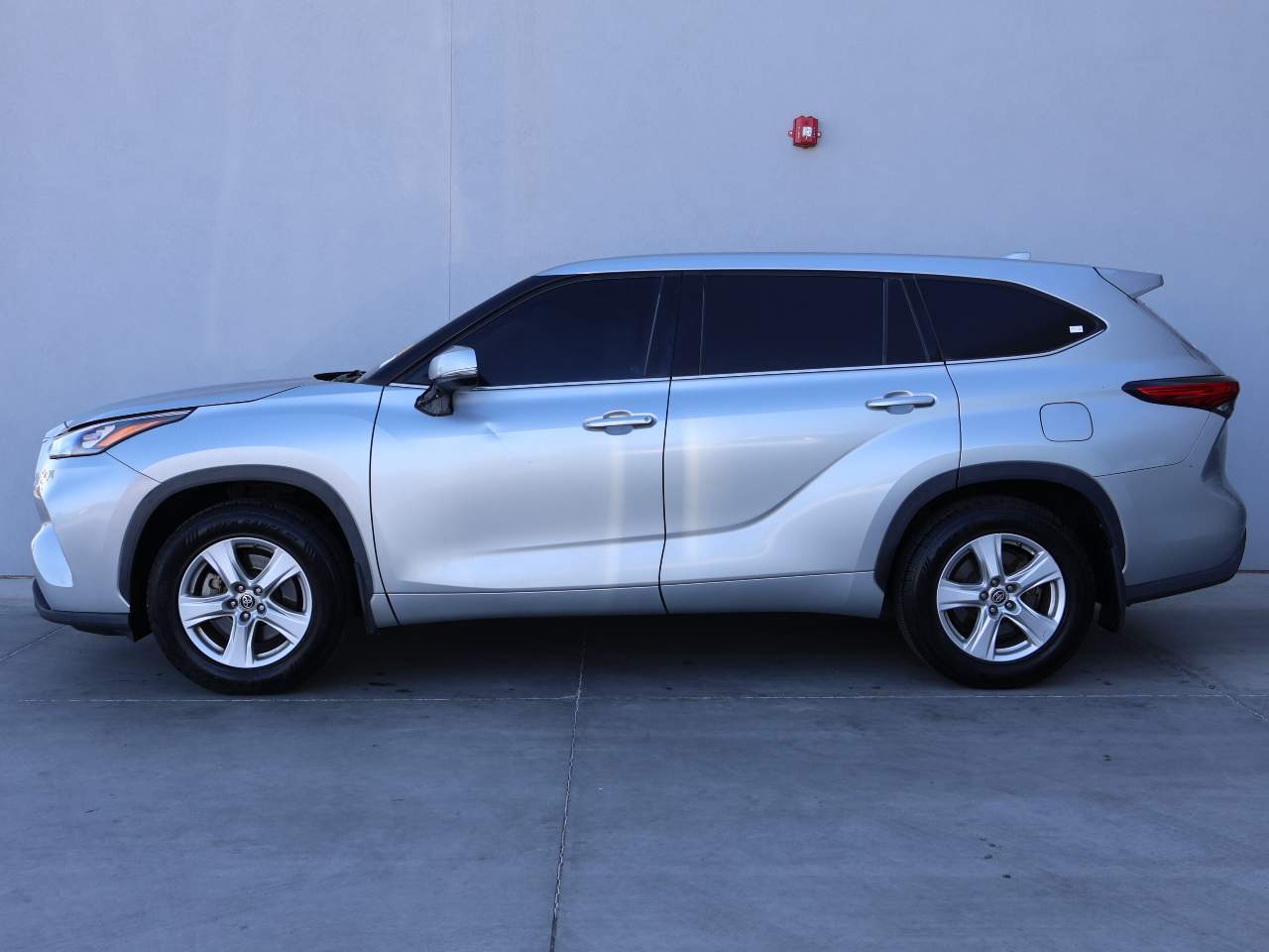 2020 Toyota Highlander LE
