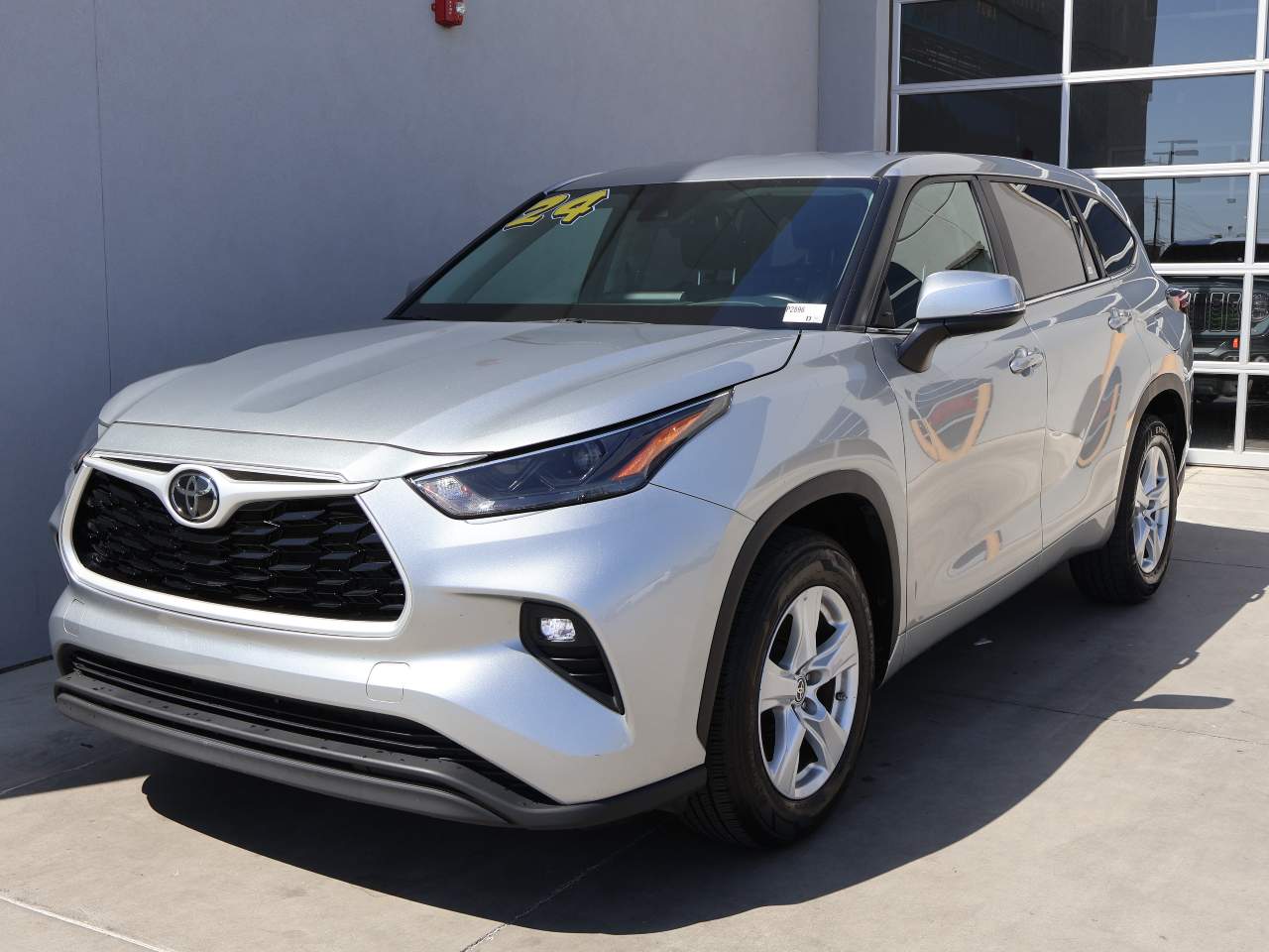 2024 Toyota Highlander LE
