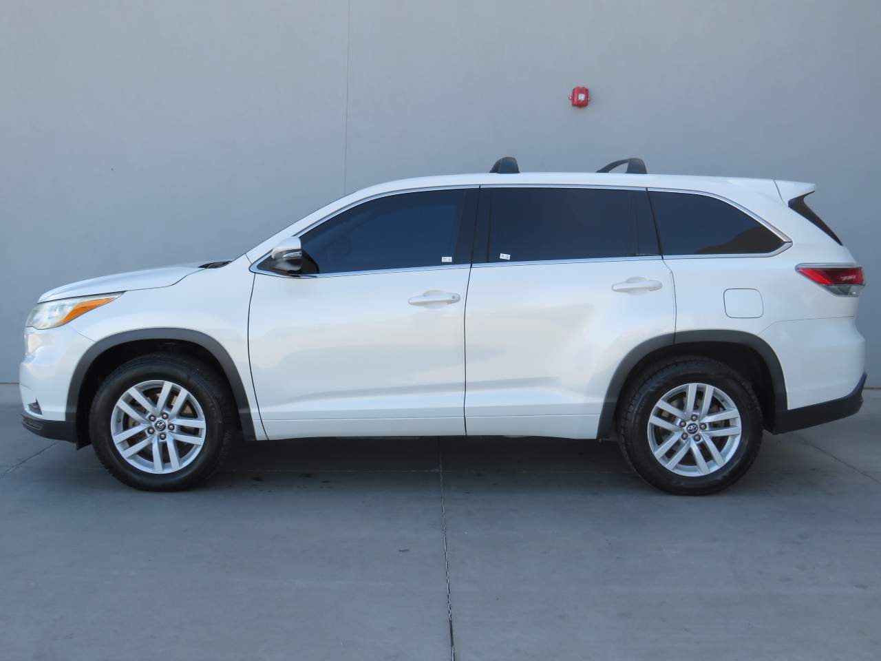 2016 Toyota Highlander LE