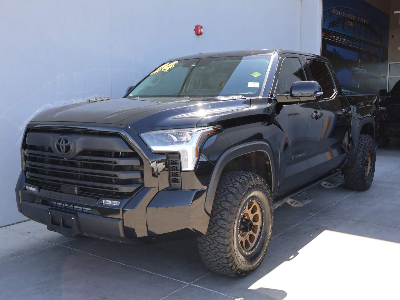 2024 Toyota Tundra Limited HV Crew Cab