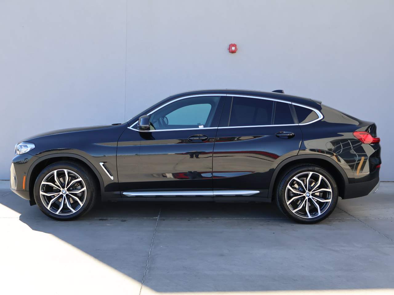 2023 BMW X4 xDrive30i