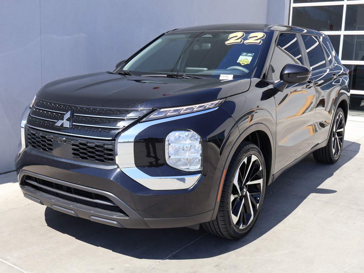 2022 Mitsubishi Outlander ES