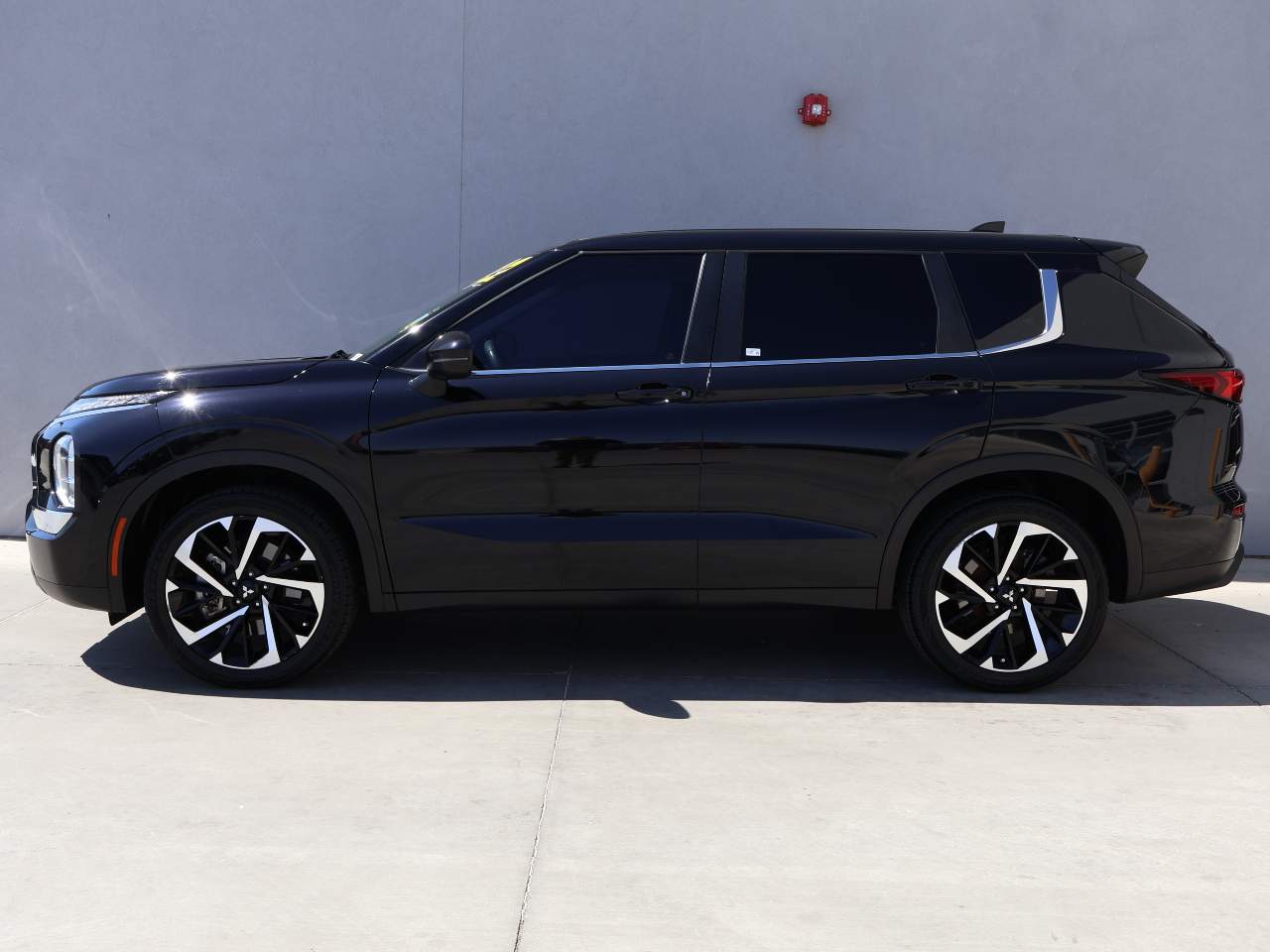 2022 Mitsubishi Outlander ES
