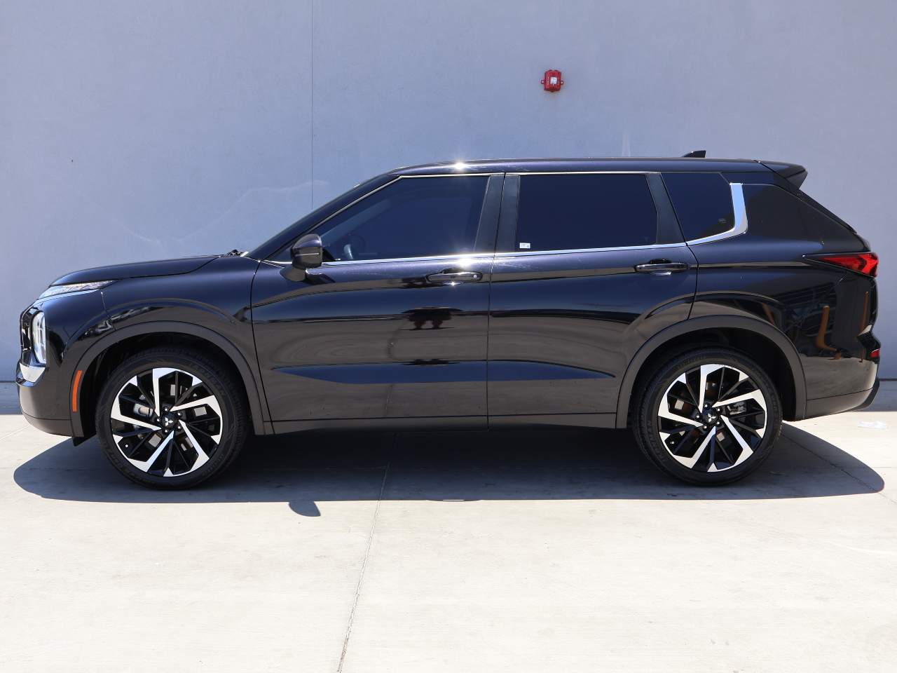 2022 Mitsubishi Outlander ES