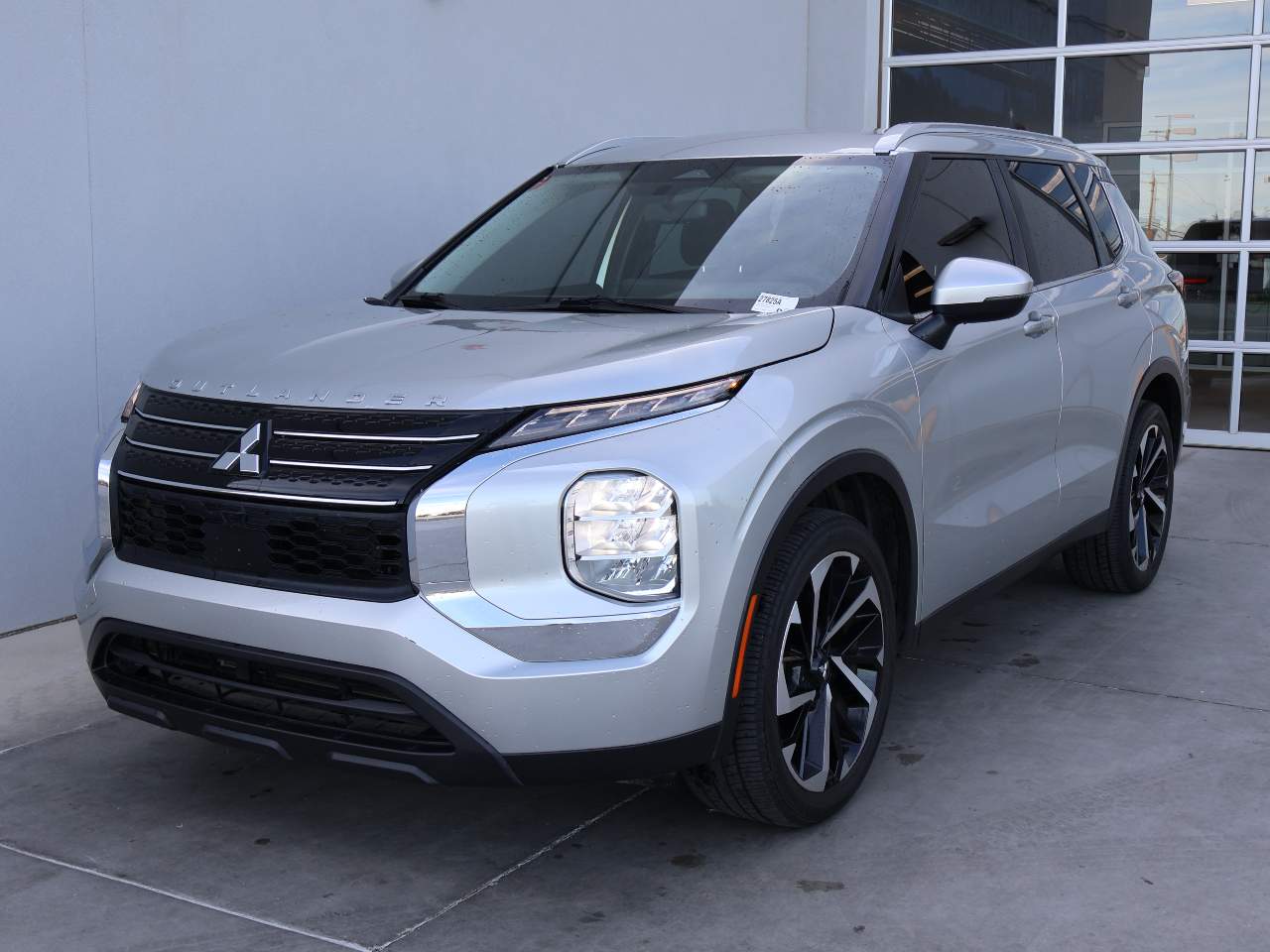 2022 Mitsubishi Outlander ES