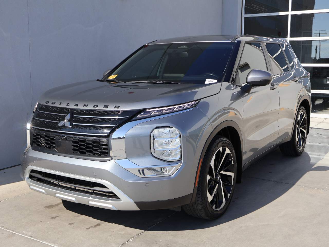 2023 Mitsubishi Outlander SE