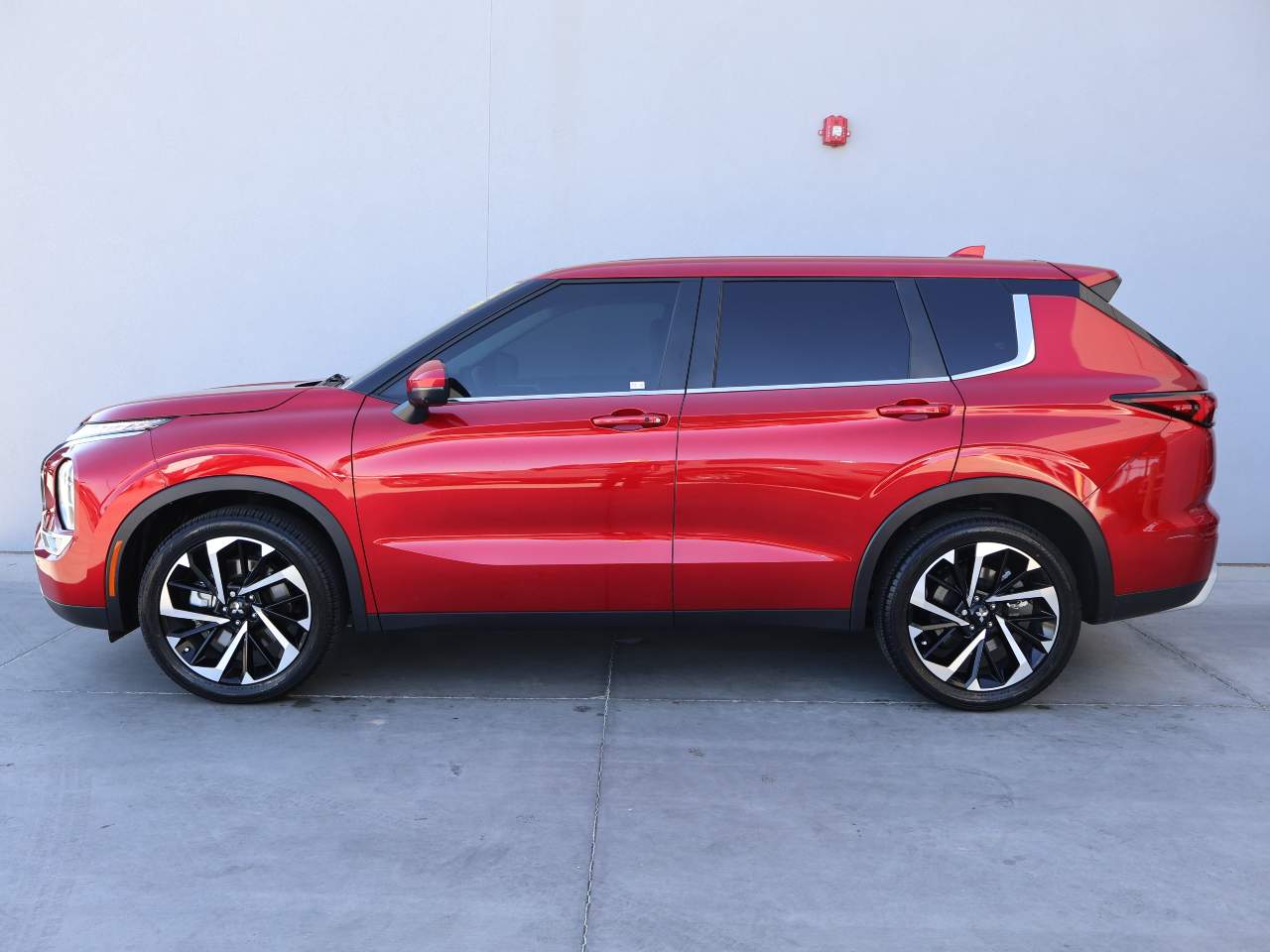 2023 Mitsubishi Outlander SE