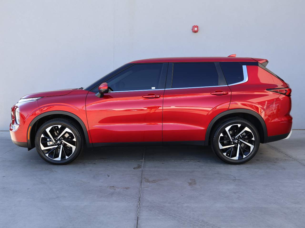 2023 Mitsubishi Outlander SE