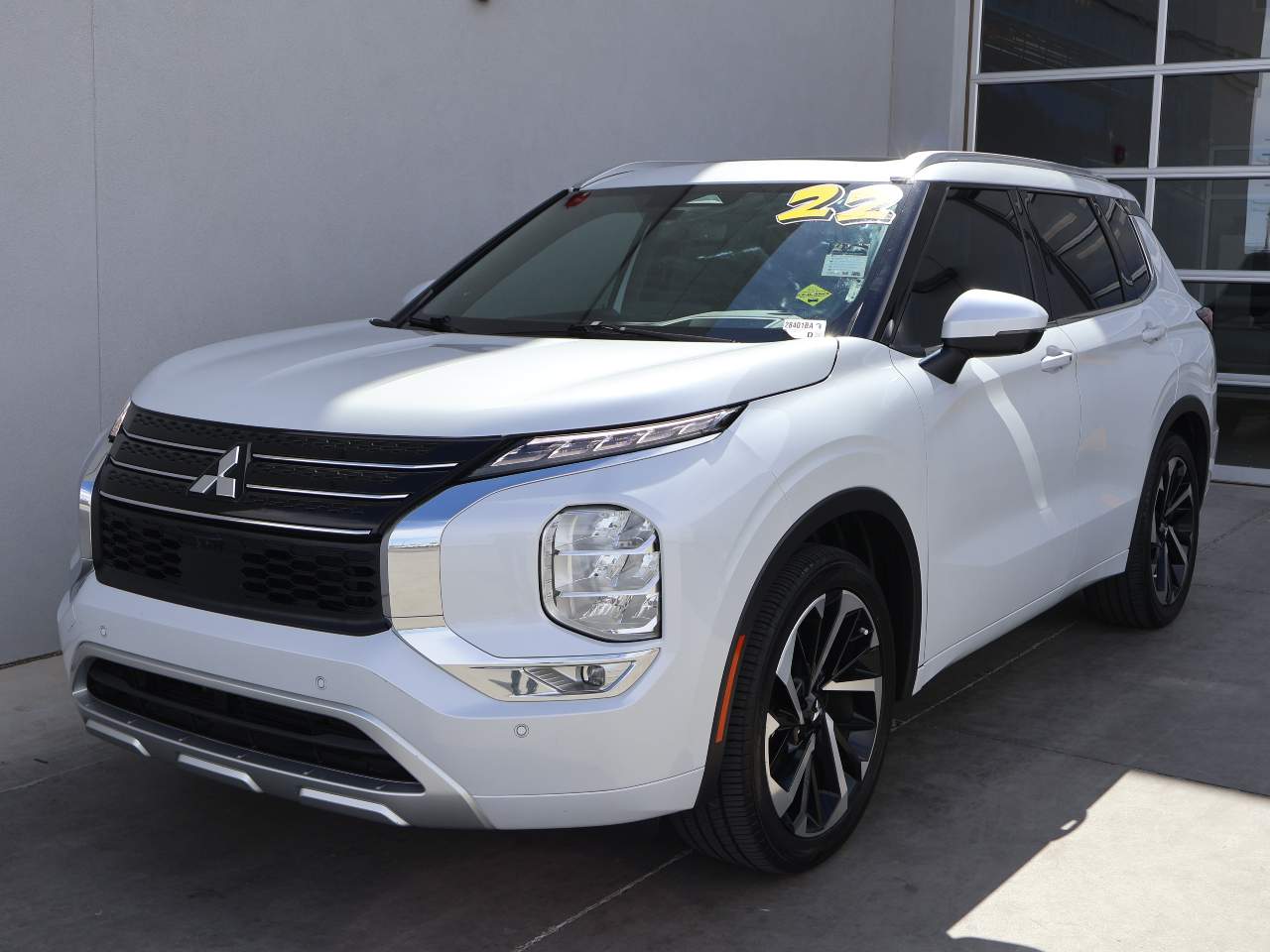 2022 Mitsubishi Outlander SEL FWD's photo
