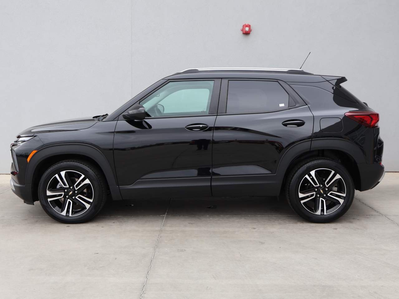 2024 Chevrolet Trailblazer LT photo 3