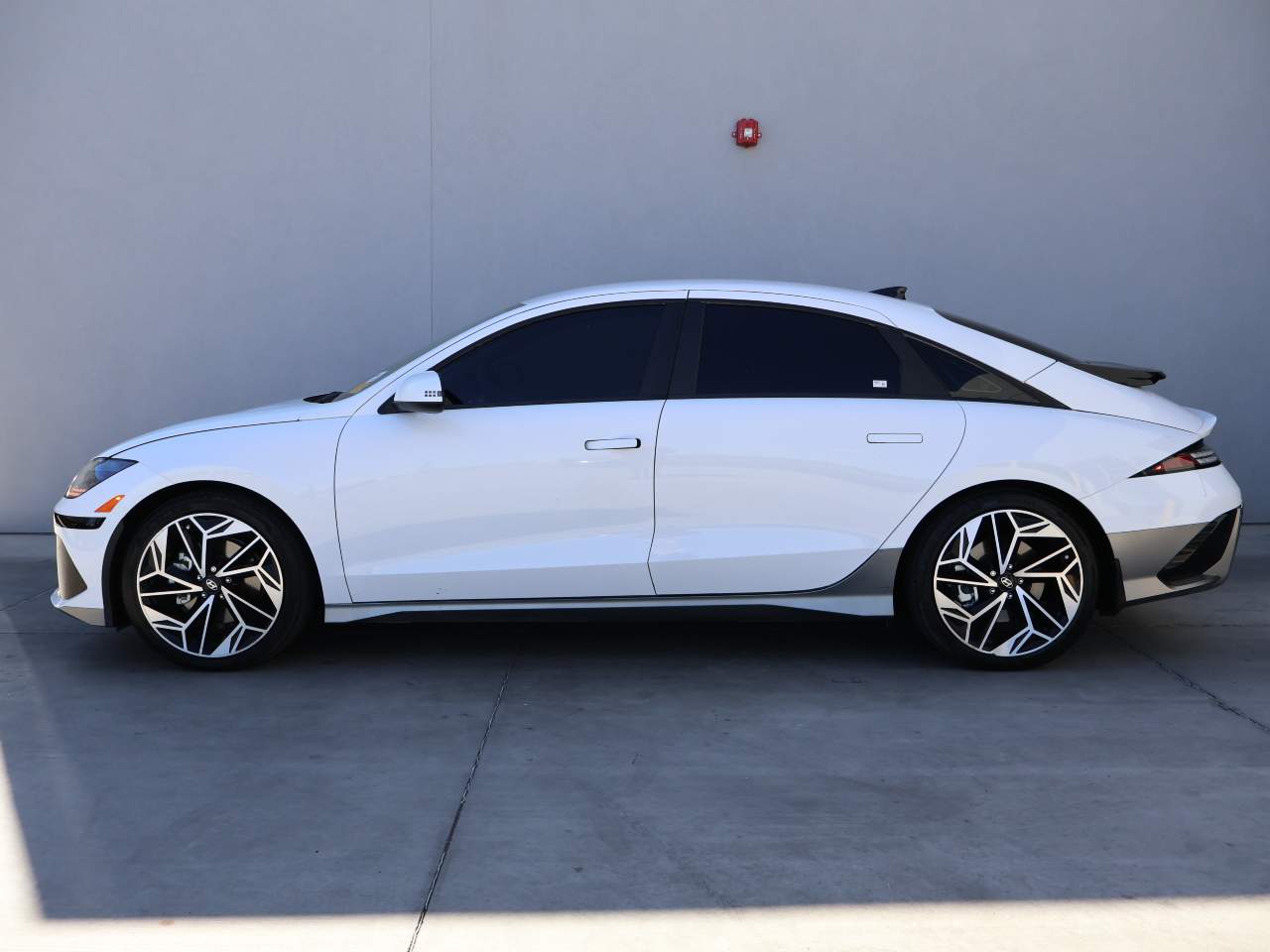 2025 Hyundai IONIQ 6 SEL