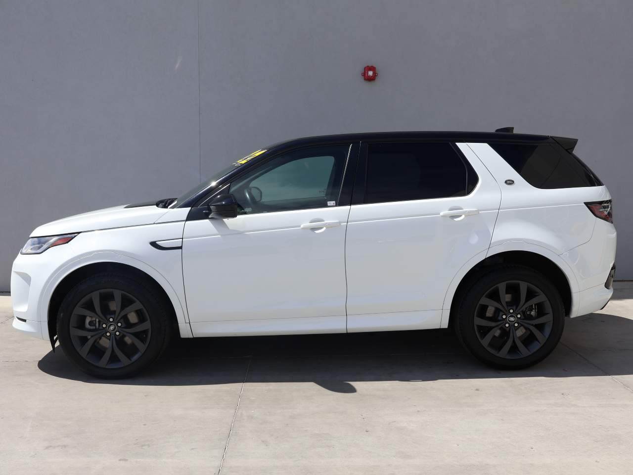 Used 2022 Land Rover Discovery Sport SE with VIN SALCL2FX0NH910639 for sale in Yuma, AZ