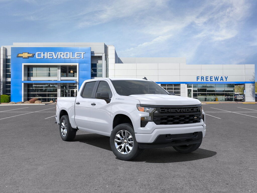 2025 Chevrolet Silverado 1500 Crew Cab Custom 4WD