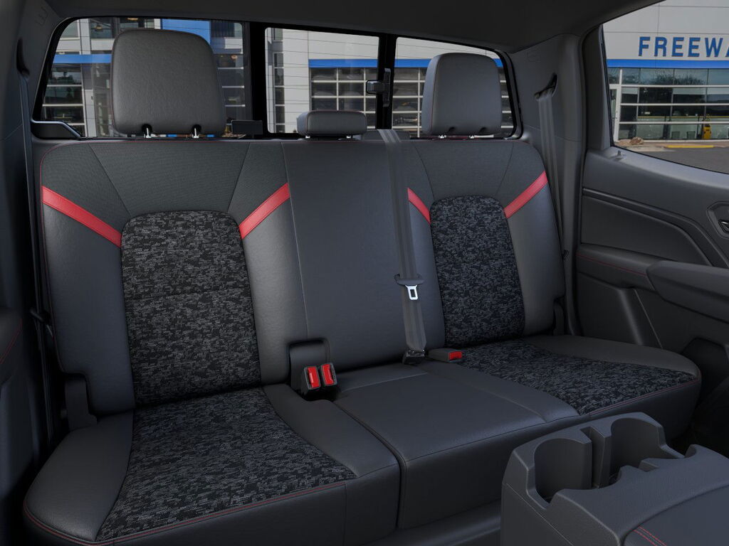 2025 Chevrolet Colorado Z71 - Photo 17