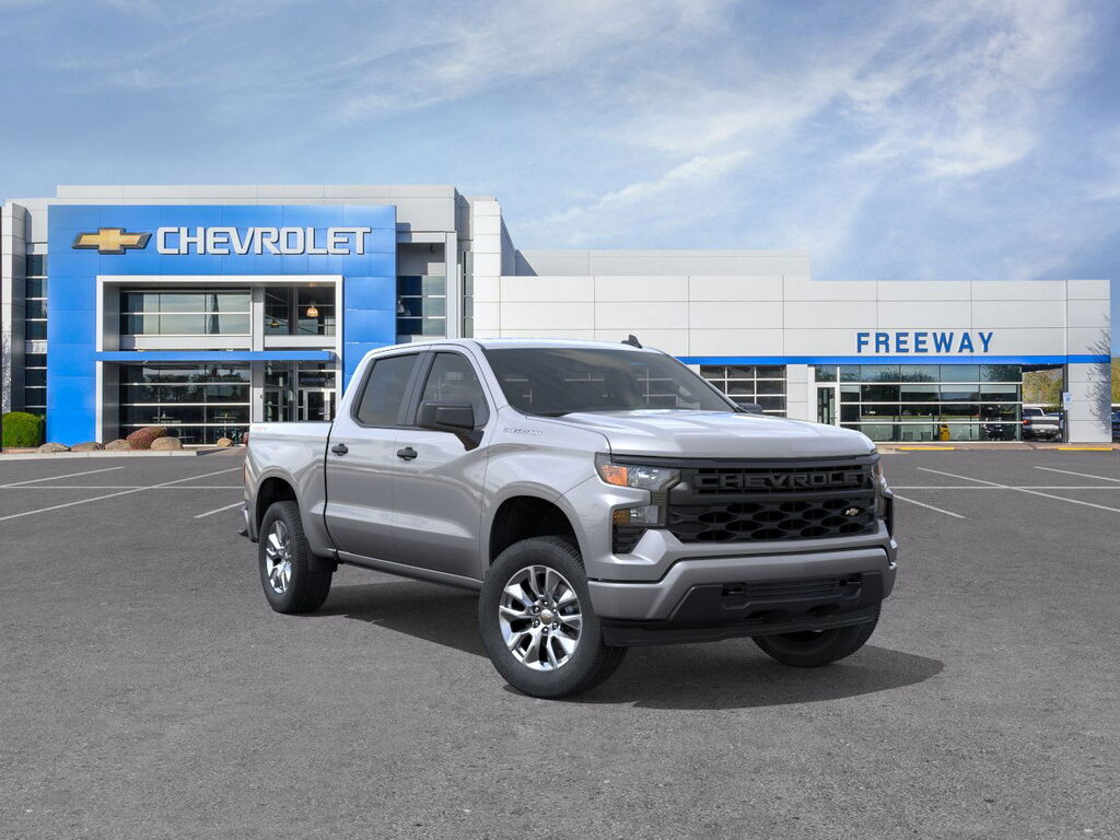2025 Chevrolet Silverado 1500 Crew Cab Custom 4WD