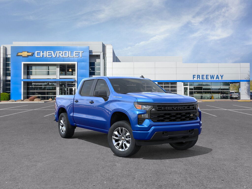 2025 Chevrolet Silverado 1500 Crew Cab Custom 4WD