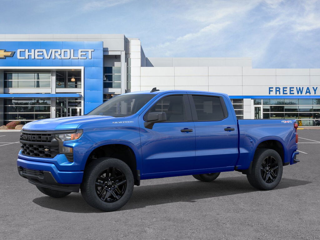 2025 Chevrolet Silverado 1500 Crew Cab Custom 4WD
