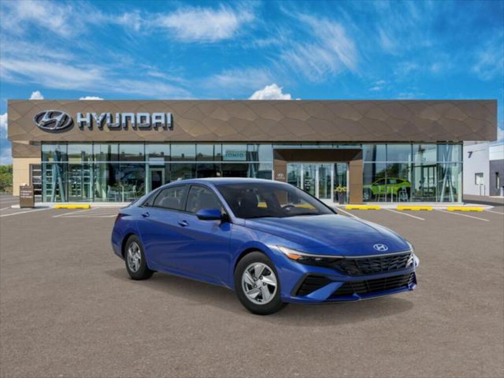 2025 Hyundai ELANTRA SE